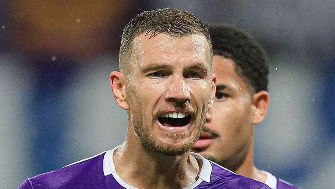 dzeko-uefa-konferans-ligi-nde-tarihe-gecti