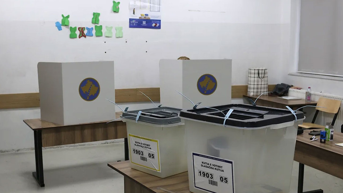 kosova-da-yerel-secim-icin-sandik-basinda