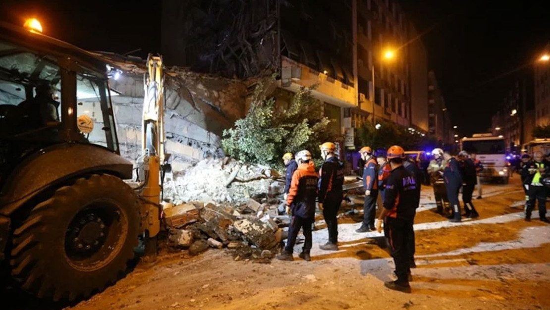 hatay-da-yikimi-tamamlanan-bina-coktu