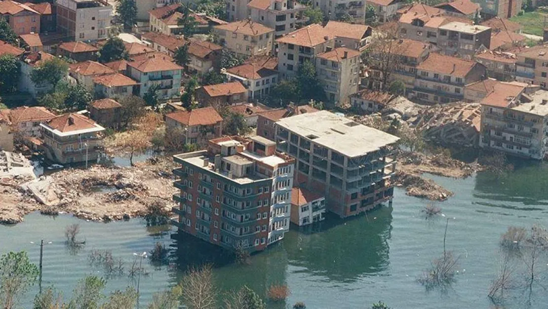 istanbul-da-risk-altindaki-eski-binalar
