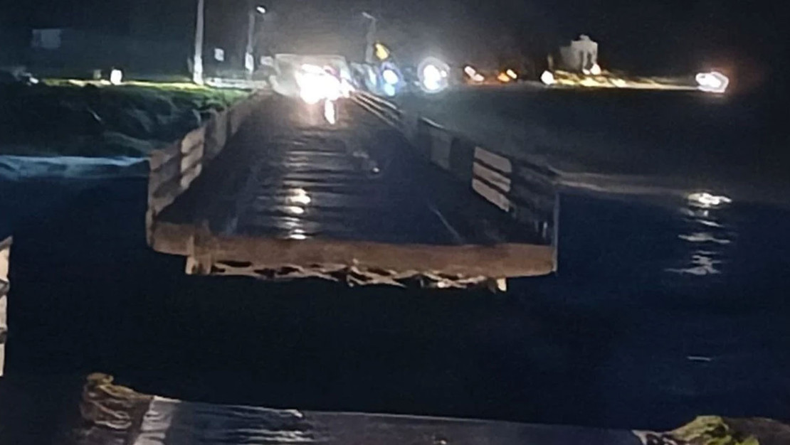 balikesir-de-saganak-yagis-sonrasi-ulasim-kesildi