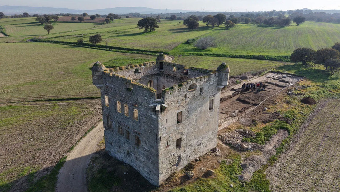 cezayirli-hasan-pasa-kosku-kazilari-devam-ediyor