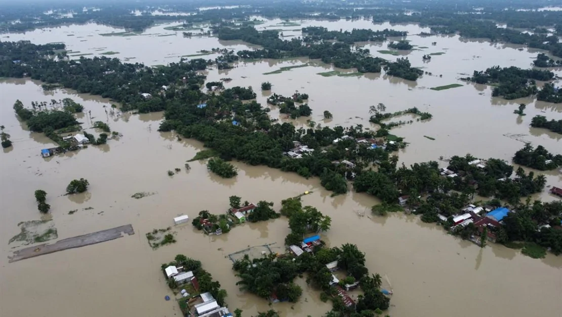 hindistan-da-siddetli-yagis-sele-neden-oldu