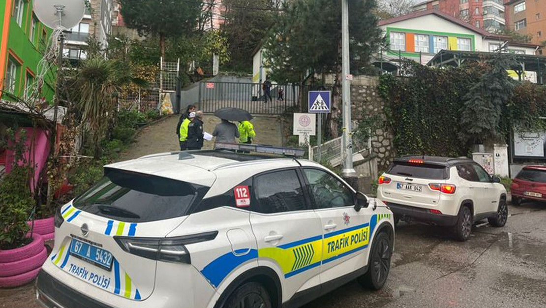 zonguldak-ta-kamyonet-kazasi-4-yasindaki-sarp-hayatini-kaybetti