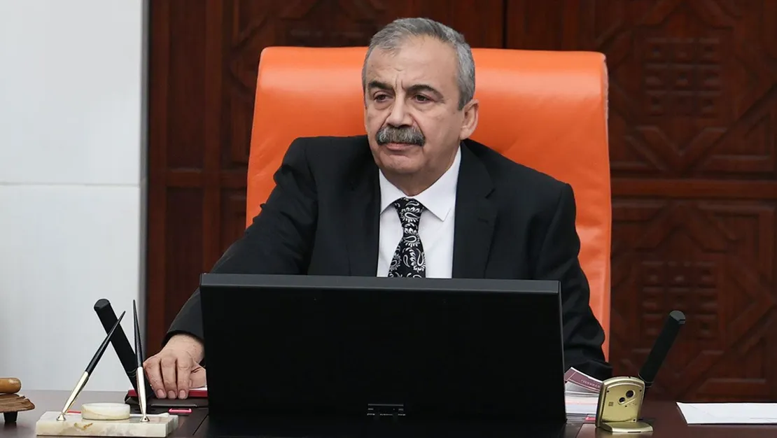 sirri-sureyya-onder-hastaneye-kaldirildi