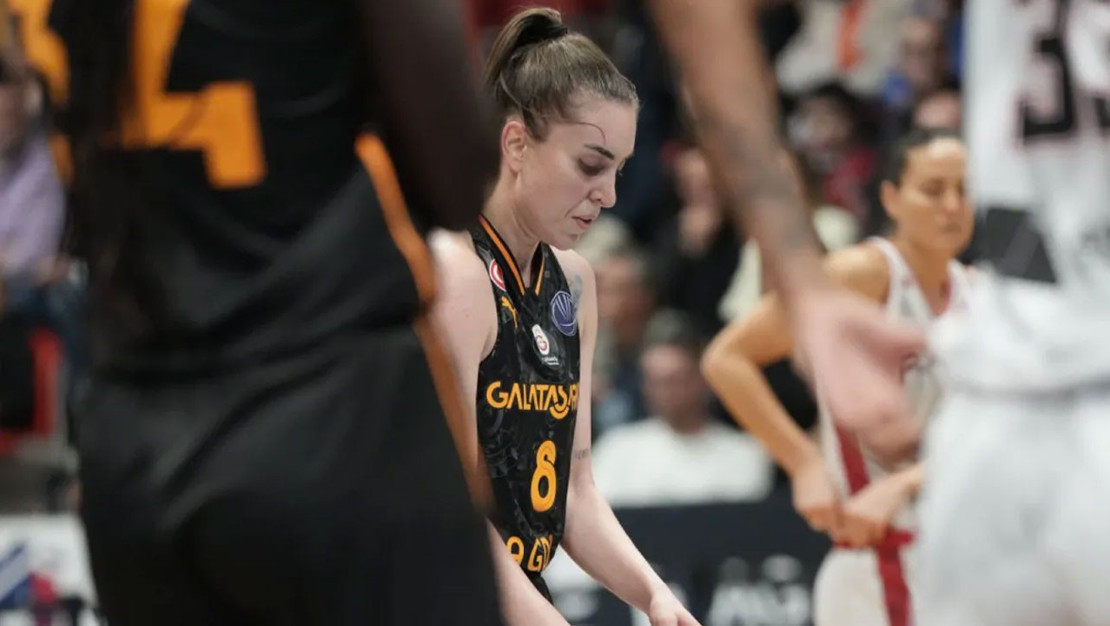 galatasaray-flammes-carolo-yu-62-56-yendi