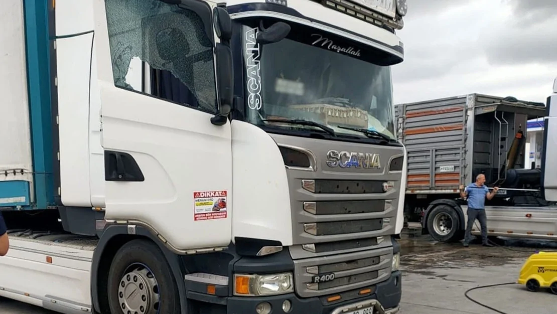 park-edilen-tir-da-olu-bulundu