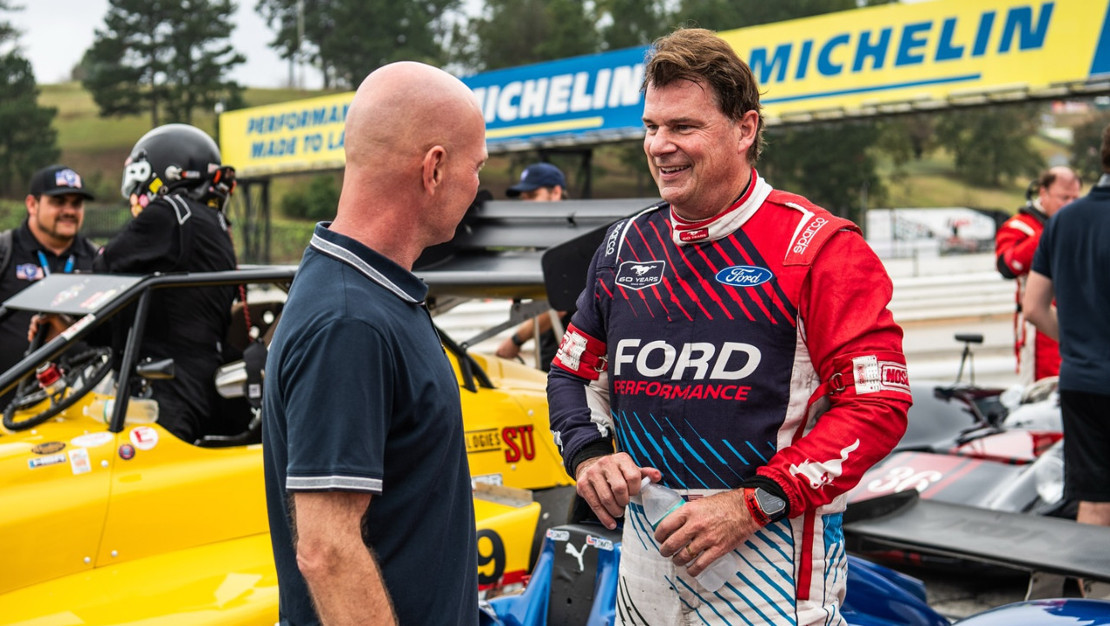 ford-ceo-su-jim-farley-oglunu-sanayiye-verdi