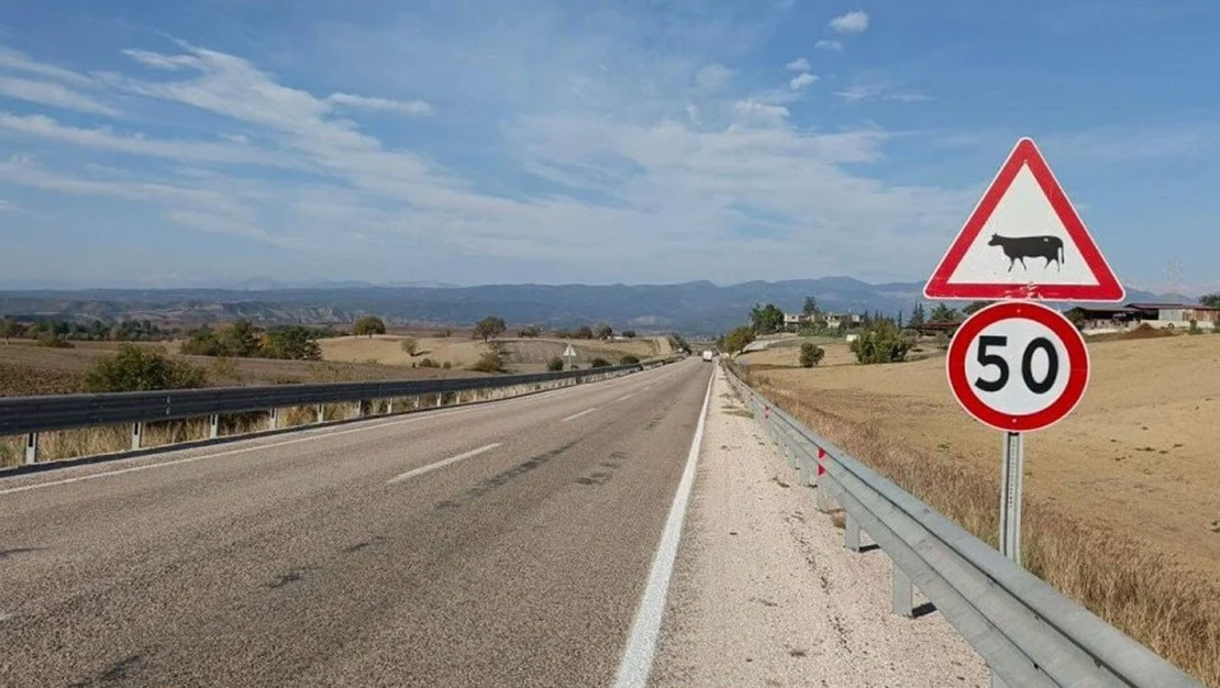 ulastirma-bakani-uraloglu-kara-yollarinda-58-bin-246-levha-kaldirildi