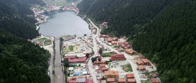 Uzungöl’de yıkım başladı Uzungöl'de yıkım başladı
