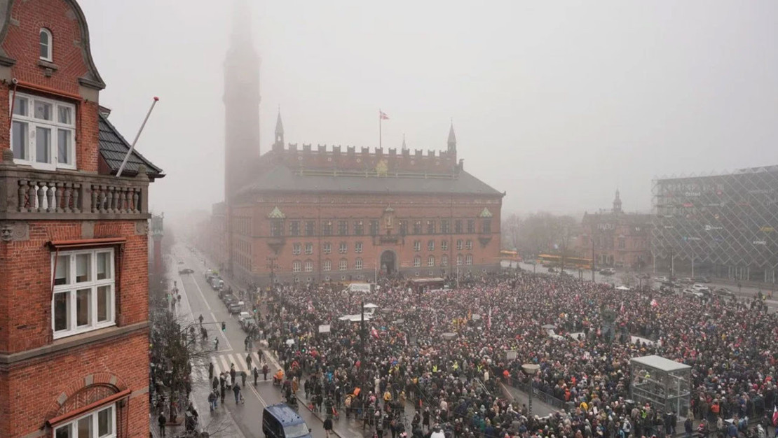 gronland-da-tarihi-protesto-gerceklesti