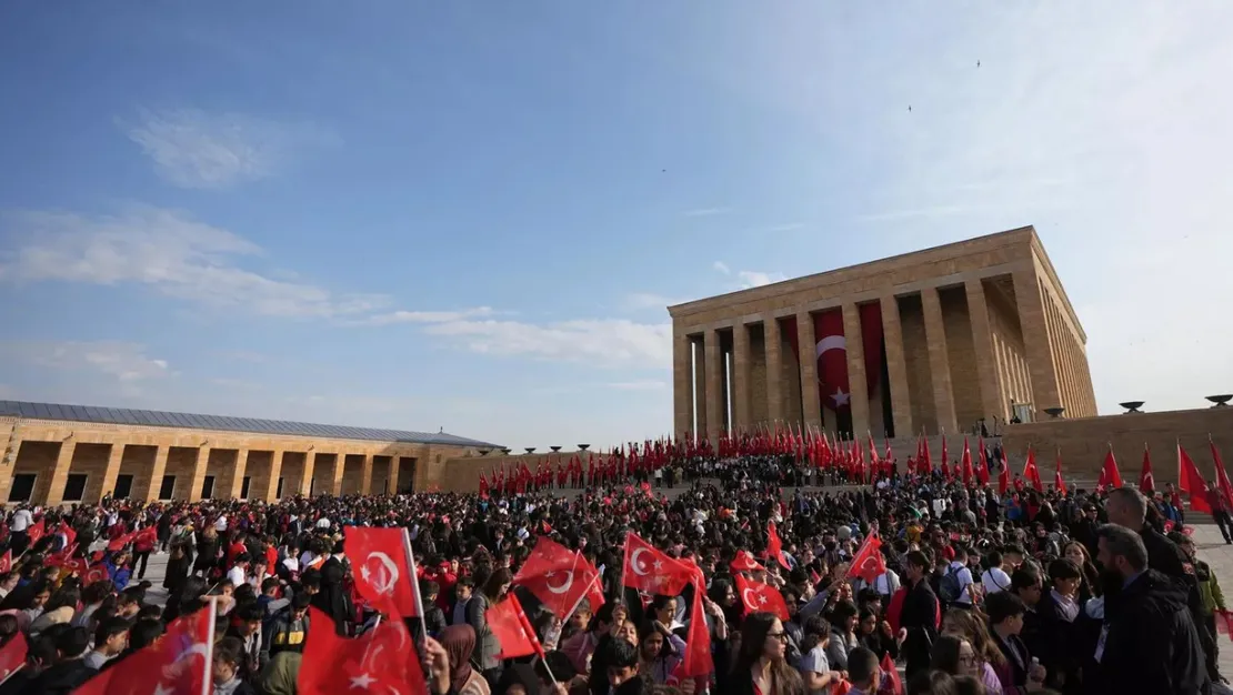 devlet-erkani-ata-nin-huzurundaydi