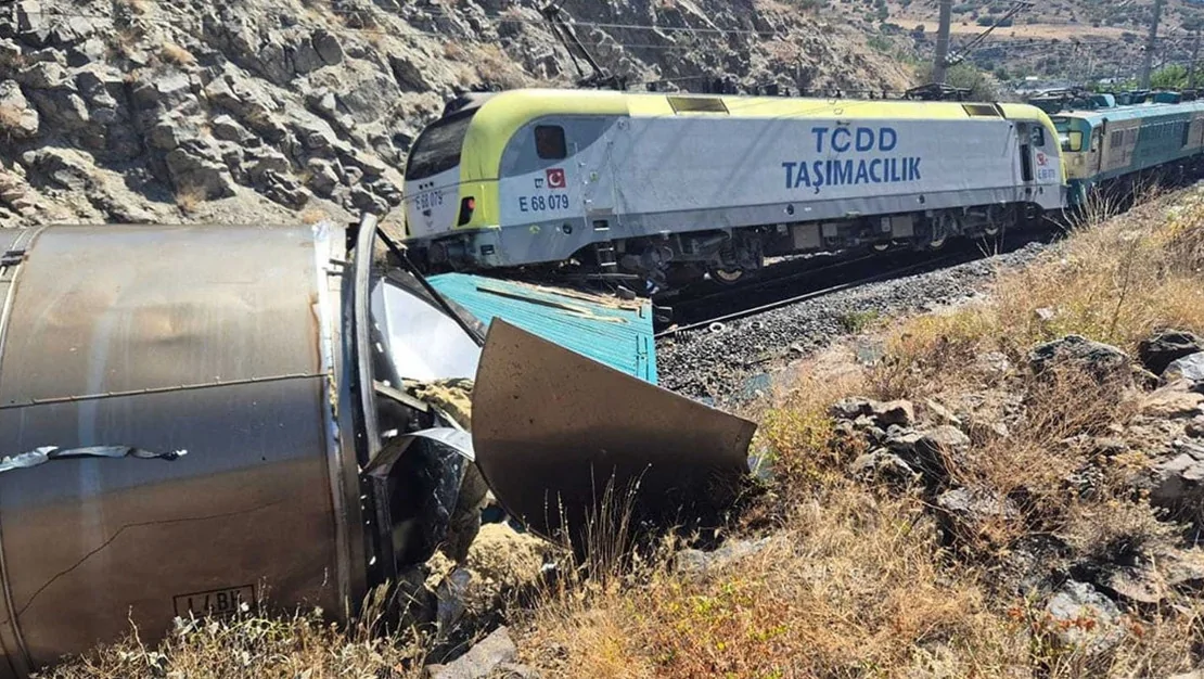 malatya-ikilisi-yuk-treni-carpisti