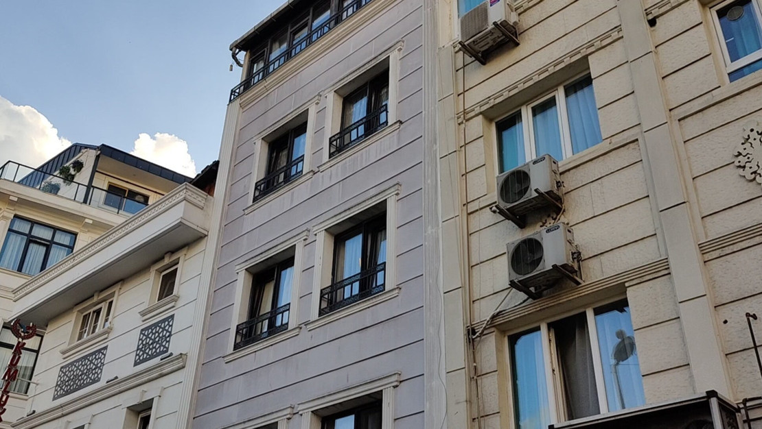 ayni-otelde-iki-turist-daha-hastanelik-oldu