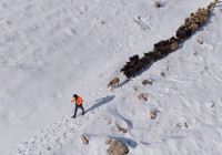 mardin-de-besicilerin-kar-yagisiyla-zorlu-mucadelesi