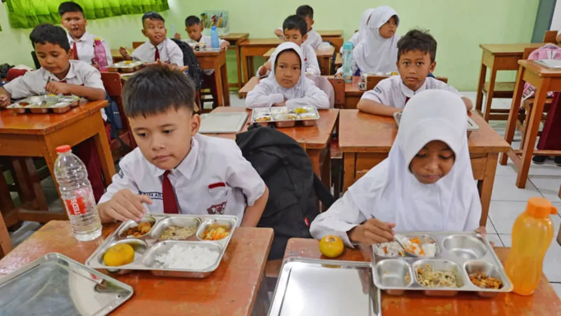 endonezya-da-okul-yemekleriyle-zehirlenme-vakalari-artiyor