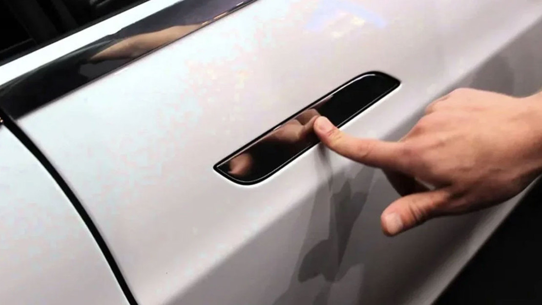 cin-gizli-kapi-kollarini-yasakliyor-elektrikli-arac-guvenligine-yeni-duzenleme