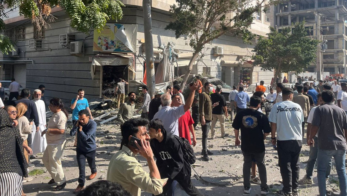 iran-in-bender-abbas-limani-nda-patlama-meydana-geldi