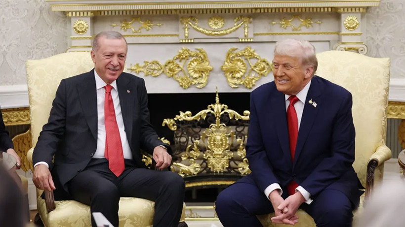 cumhurbaskani-erdogan-trump-ile-baris-uzerine-gorusme-gerceklestirdi