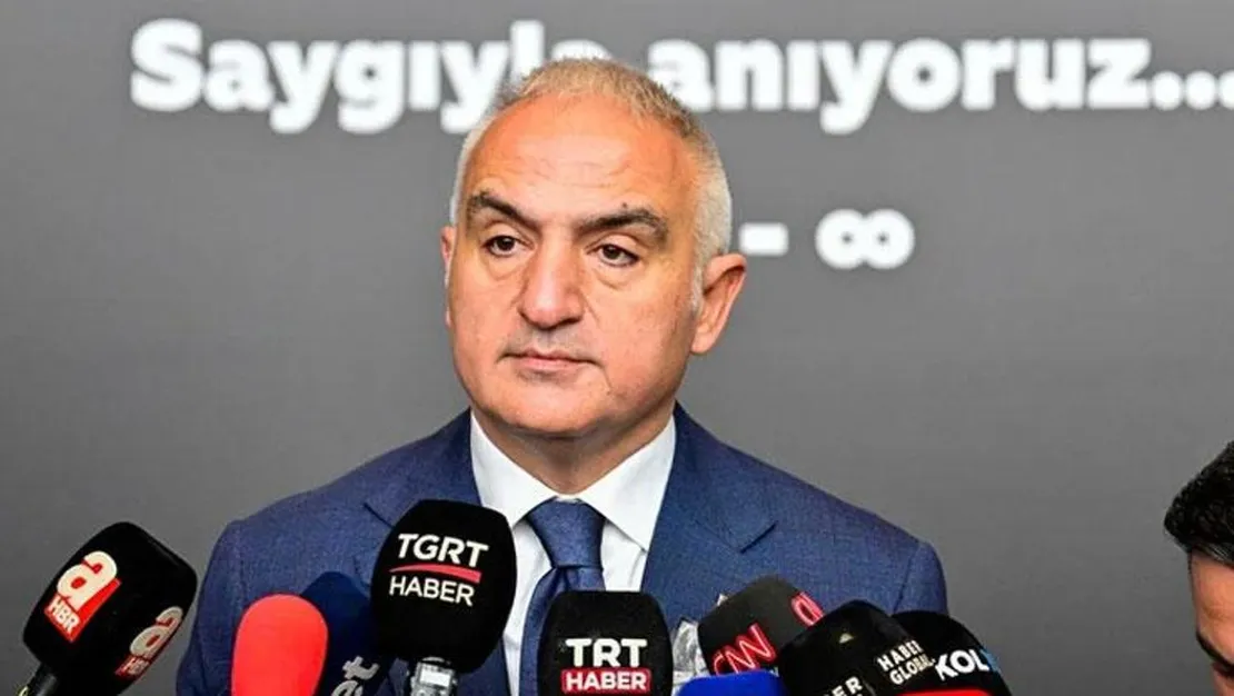 bakan-ersoy-ferdi-tayfur-un-cenaze-toreninde