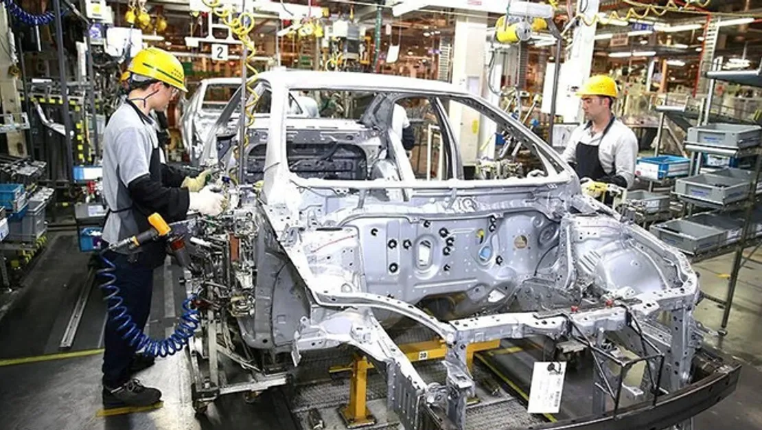 turkiye-otomotiv-uretimi-azaldi-ihracat-artti