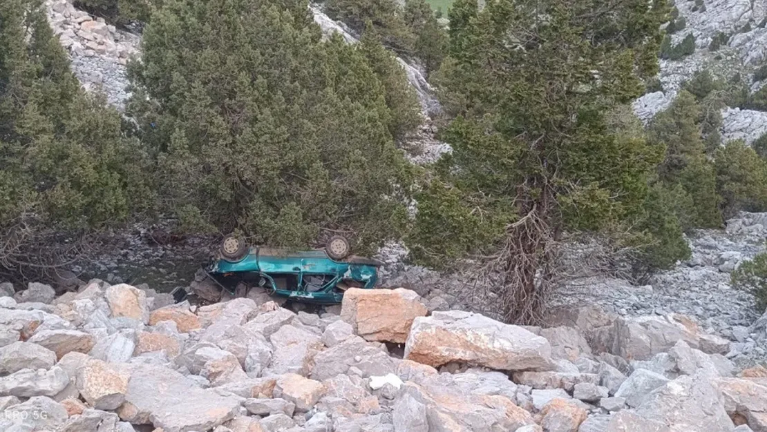 konya-da-otomobil-ucuruma-dustu