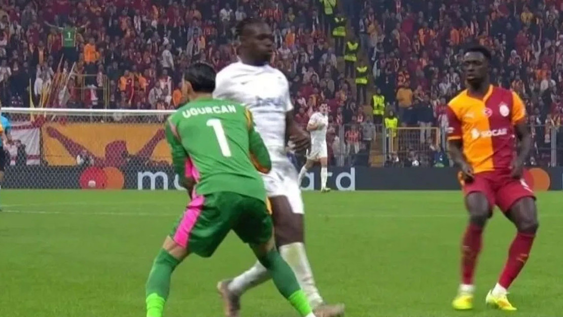 galatasaray-dan-tartismali-pozisyona-sert-tepki