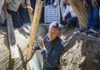 ferdi-zeyrek-e-veda-eden-aci-anlar