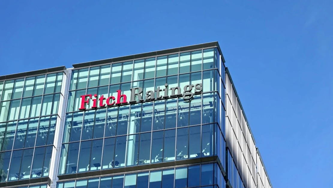 fitch-uyardi-turk-sanayisi-kredi-riskinde