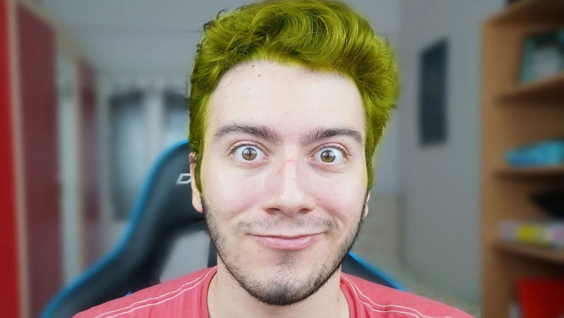 enes-batur-havalimaninda-gozaltina-alindi