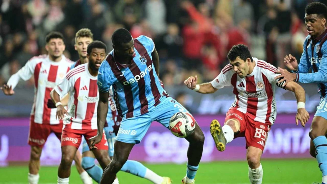 trabzonspor-antalyaspor-la-berabere-kaldi