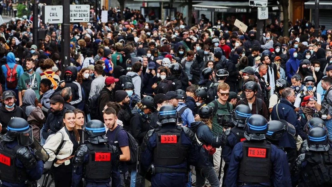 fransa-da-protestolar-basladi