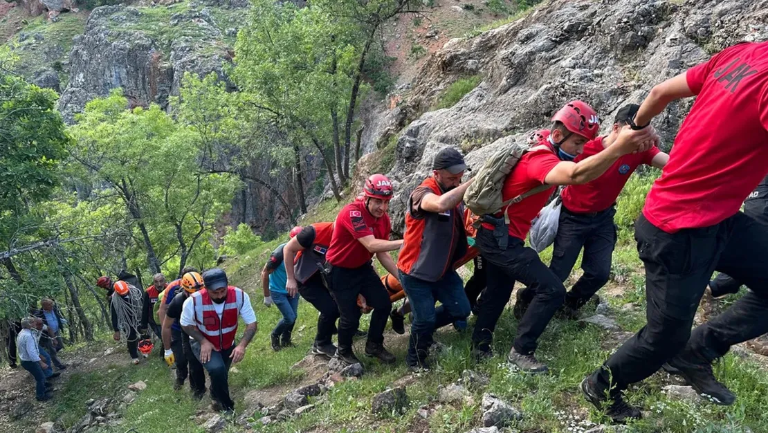 tunceli-deki-ucurumdan-dusen-kisi-oldu