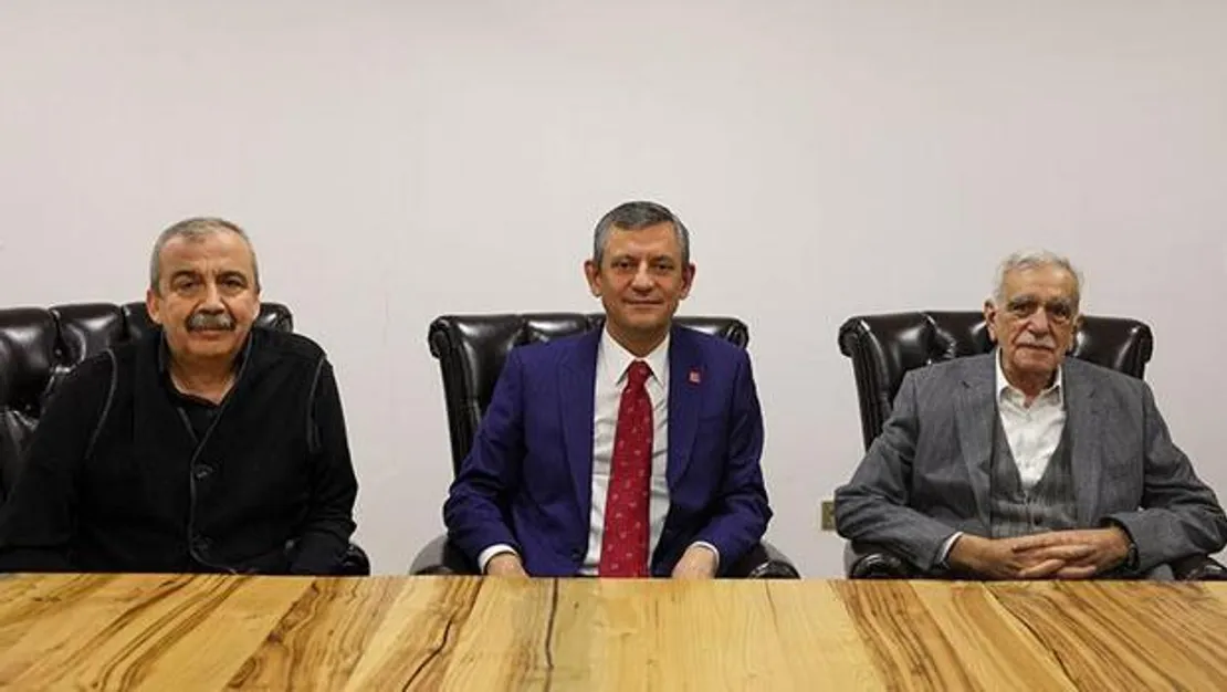 ozgur-ozel-den-ahmet-turk-e-gecmis-olsun-ziyareti