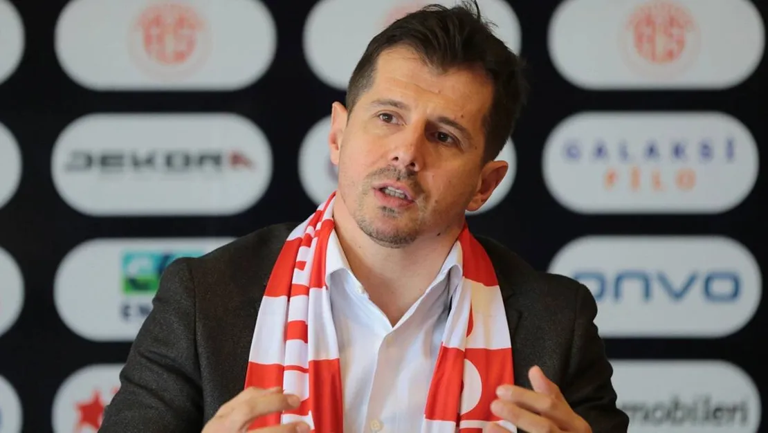 emre-belozoglu-antalyaspor-dan-ayrildi