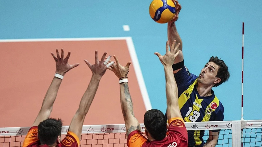 fenerbahce-galatasaray-i-voleybol-derbisinde-maglup-etti