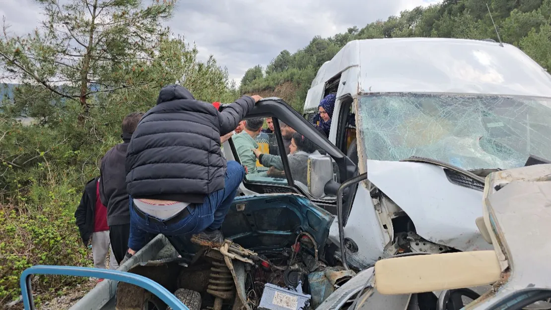 kozan-feke-yolunda-trafik-kazasi-5-olu