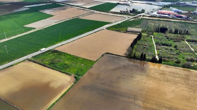 izmir-de-saganak-yagislar-tarim-arazilerini-olumsuz-etkiledi