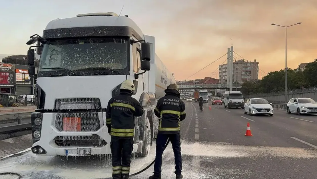 kocaeli-nde-gaz-yuklu-tankerde-yangin