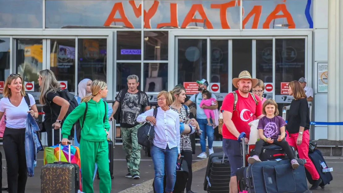 ege-ve-akdeniz-havalimanlari-rekor-kirdi