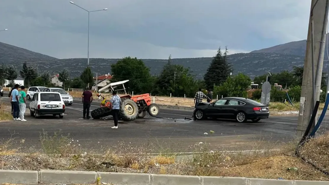 isparta-da-otomobil-ve-traktor-carpisti