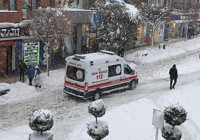 bolu-da-ambulansin-karla-mucadelesi-goruntulendi