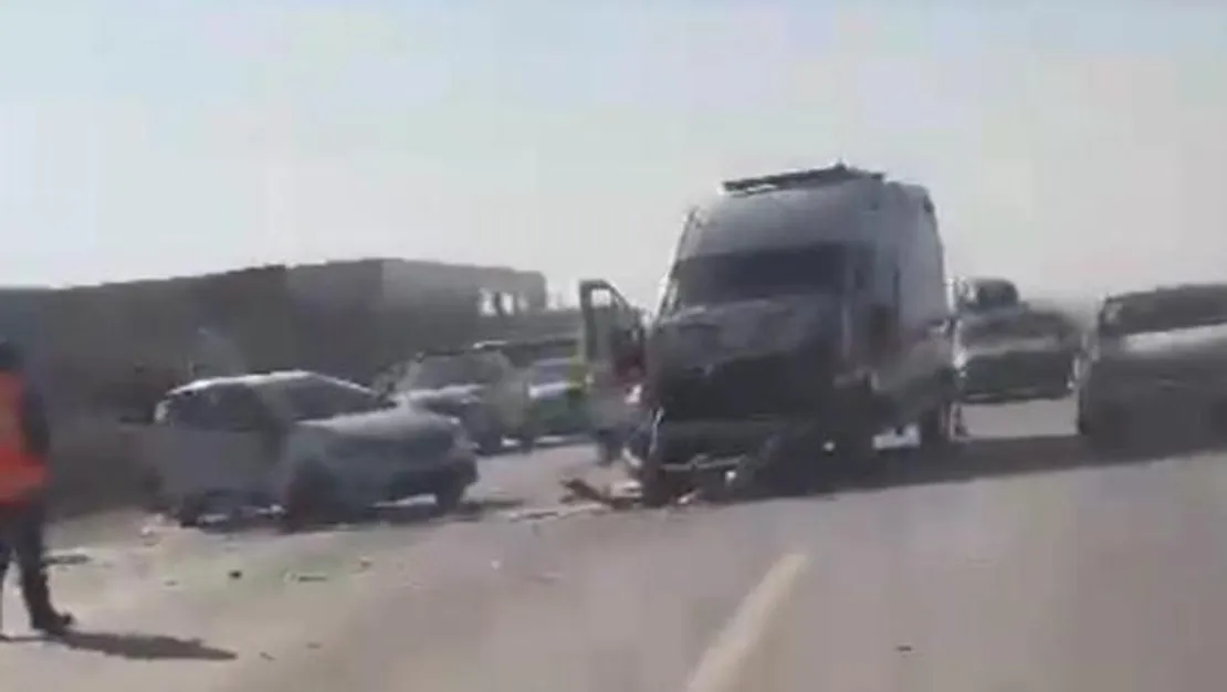 otomobil-karsi-seride-gecip-carpisti