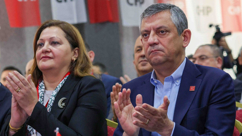 ozgur-ozel-burcu-koksal-ile-ilgili-carpici-aciklamalarda-bulundu
