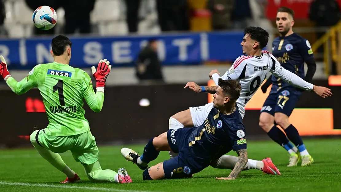 kasimpasa-besiktas-ile-1-1-berabere-kaldi