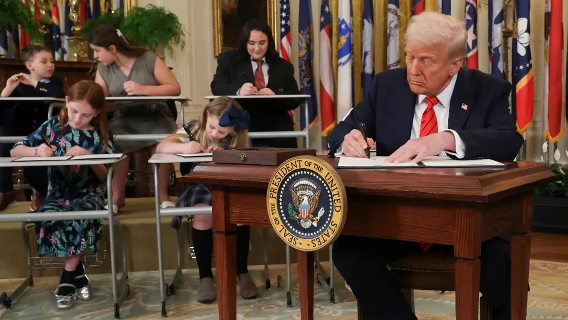 trump-in-imzasiyla-egitim-bakanligi-kapatildi