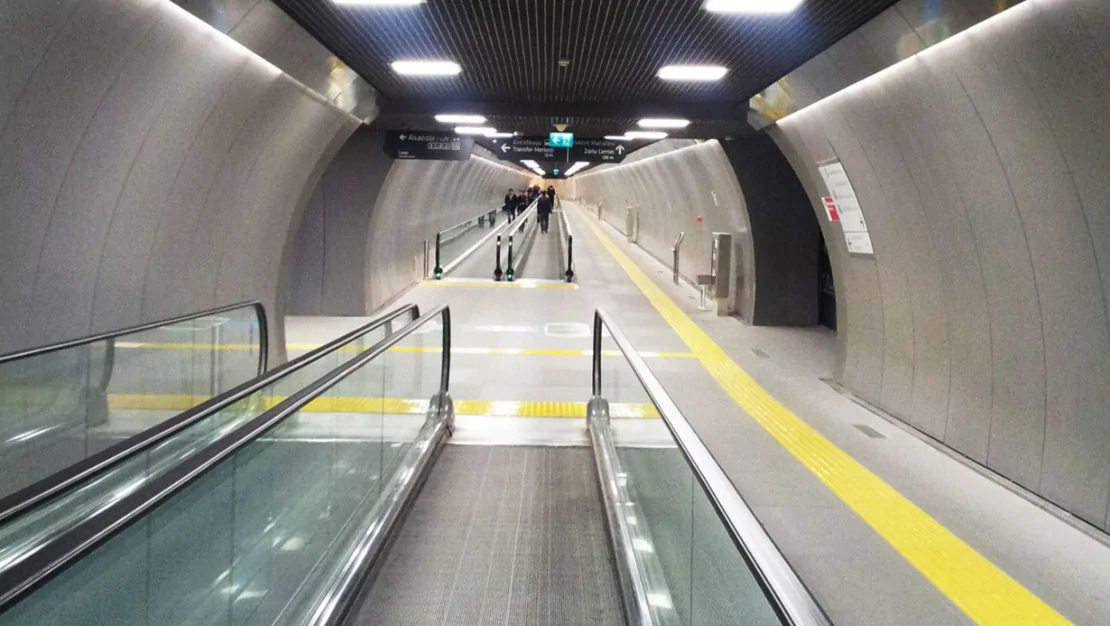 gayrettepe-zincirlikuyu-tunelinde-yuruyen-bantlar-kaldiriliyor