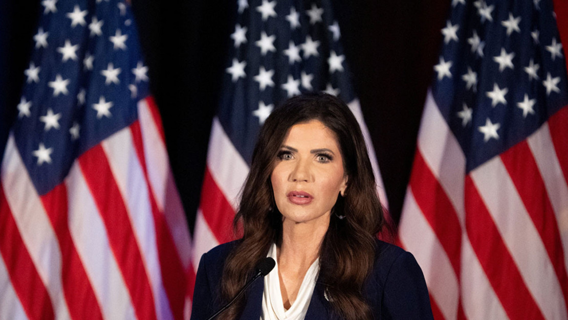 abd-li-bakan-kristi-noem-gorevden-alindi