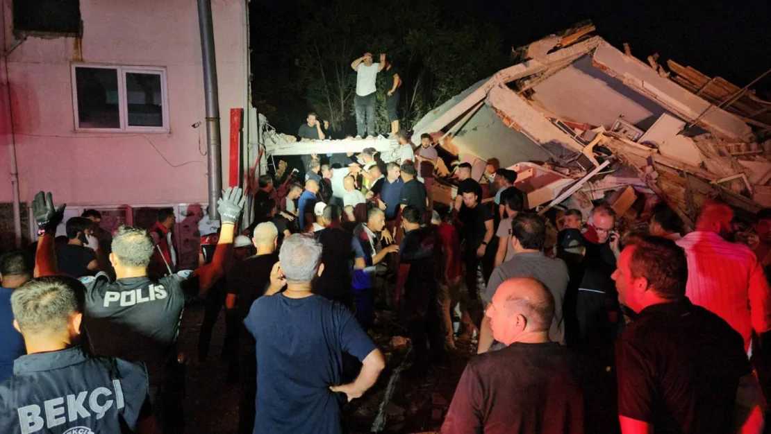 balikesir-sindirgi-da-6-1-buyuklugunde-deprem-1-kisi-hayatini-kaybetti-29-yarali