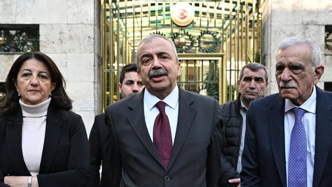 dem-parti-chp-ye-ilk-ziyaretini-yapiyor